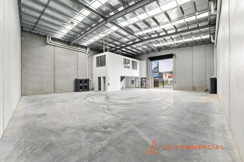 Click to view all images 15 Thomas Street Ferntree Gully VIC 3156 - Image 2