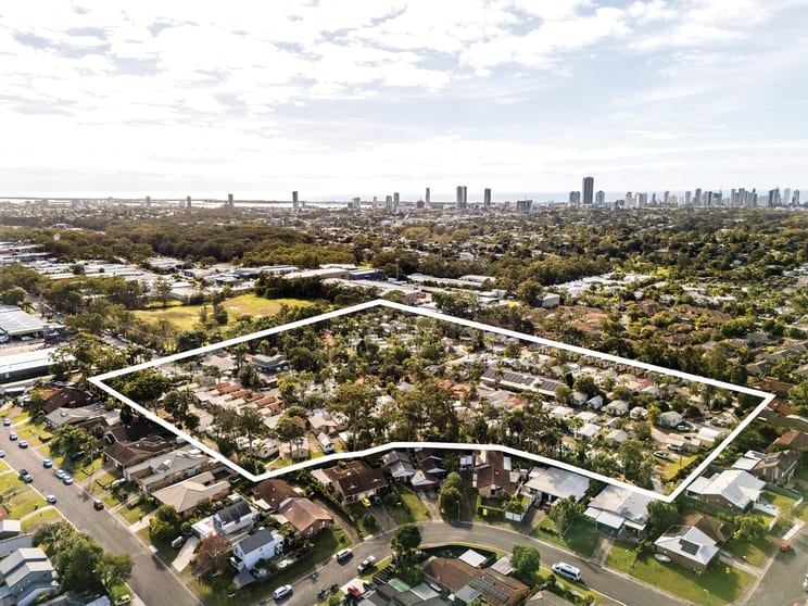 Click to view all images 71 Hinde Street Ashmore QLD 4214 - Image 1