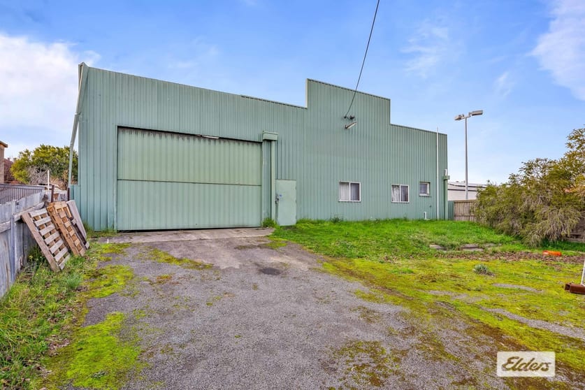 37 Moore Street Ararat VIC 3377 - Image 1