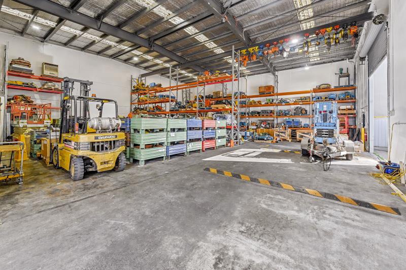 Click to view all images 2 Luisa Avenue/2 Luisa Avenue Dandenong South VIC 3175 - Image 3