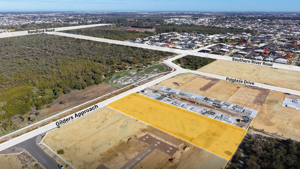 Click to view all images 13 Gilders Approach Southern River WA 6110 - Image 1