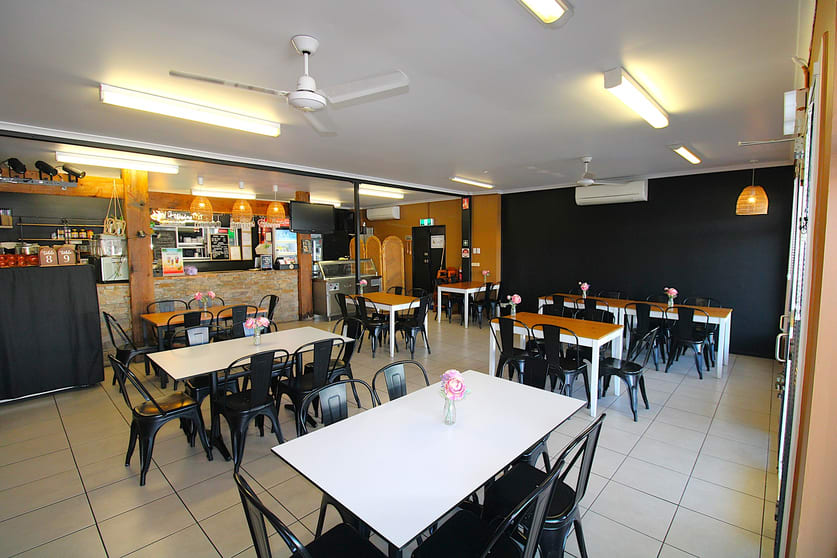 Click to view all images 166 - 172 Shakespeare Street Mackay QLD 4740 - Image 3