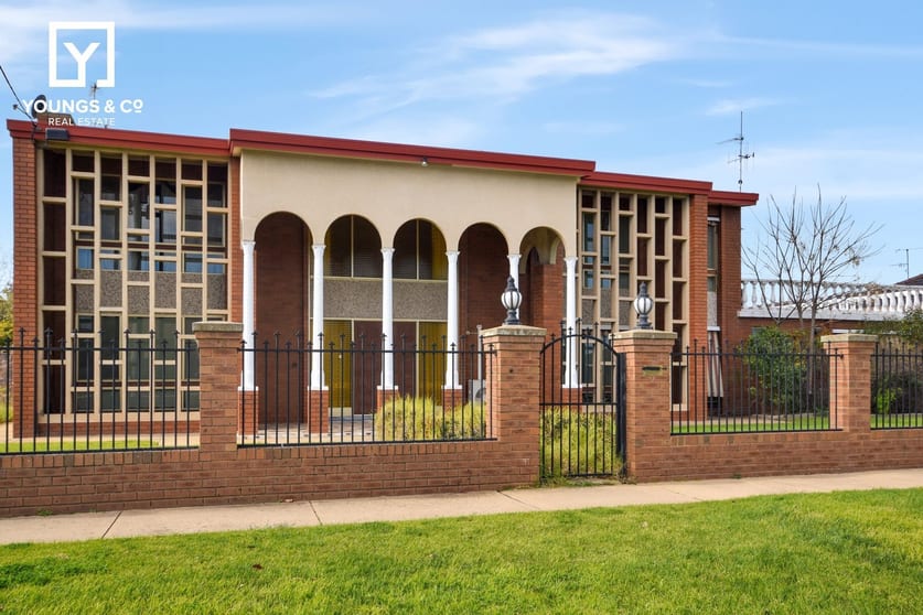 Click to view all images 158 Nixon Street Shepparton VIC 3630 - Image 1