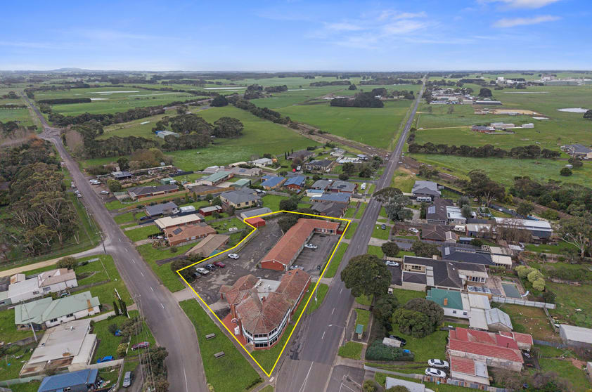 Allansford Hotel, 1 Grauers Road Allansford VIC 3277 - Image 3