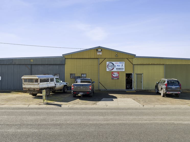 50 Clark Street Colac East VIC 3250 - Image 2