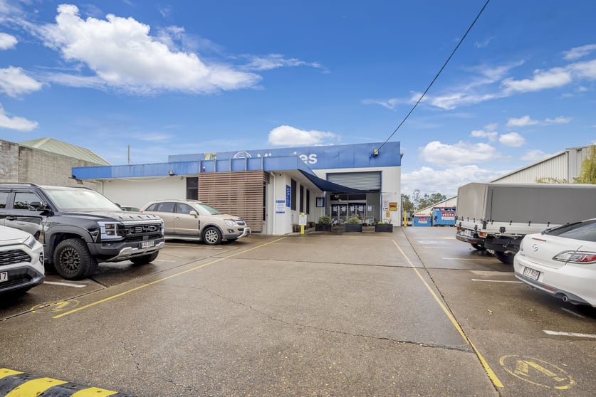 Click to view all images 9-11 Jijaws Street Sumner QLD 4074 - Image 3