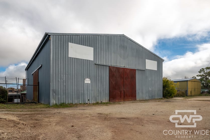 Click to view all images 117 Bradley Street Guyra NSW 2365 - Image 2