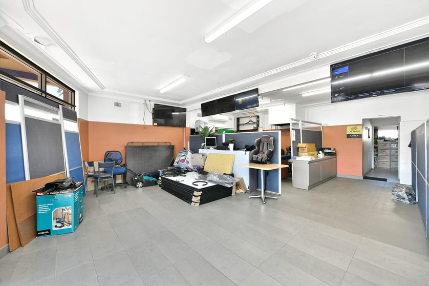 Click to view all images 176 Milperra Road Revesby NSW 2212 - Image 4