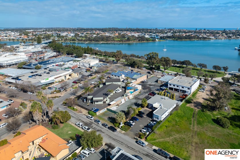 Click to view all images 32 Sholl Street Mandurah WA 6210 - Image 3