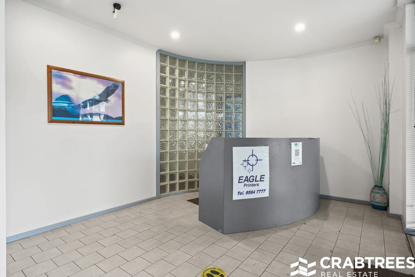 Click to view all images 26 Taunton Drive Cheltenham VIC 3192 - Image 3
