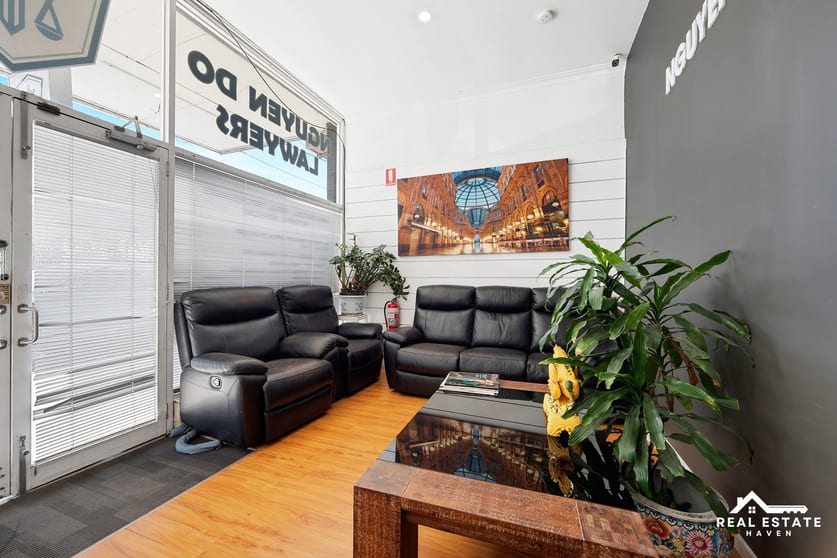 Click to view all images 31 & 31a Sun Crescent Sunshine VIC 3020 - Image 3