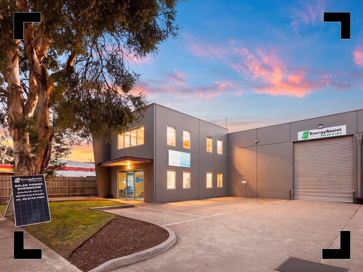 Click to view all images 33 Lacey Street Croydon VIC 3136 - Image 1