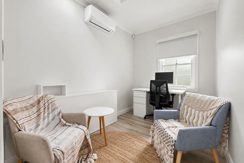 Click to view all images 1/37 Lennox Street Richmond NSW 2753 - Image 3