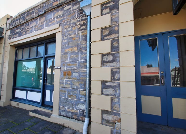Click to view all images 203 Main North Road Clare SA 5453 - Image 3