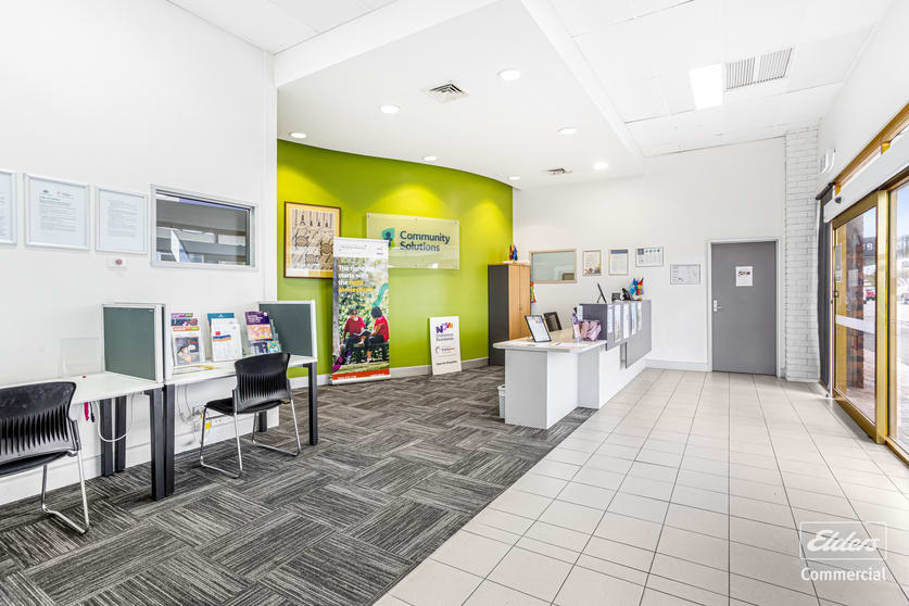 Click to view all images Whole Of Property/189 Musgrave Street Berserker QLD 4701 - Image 2