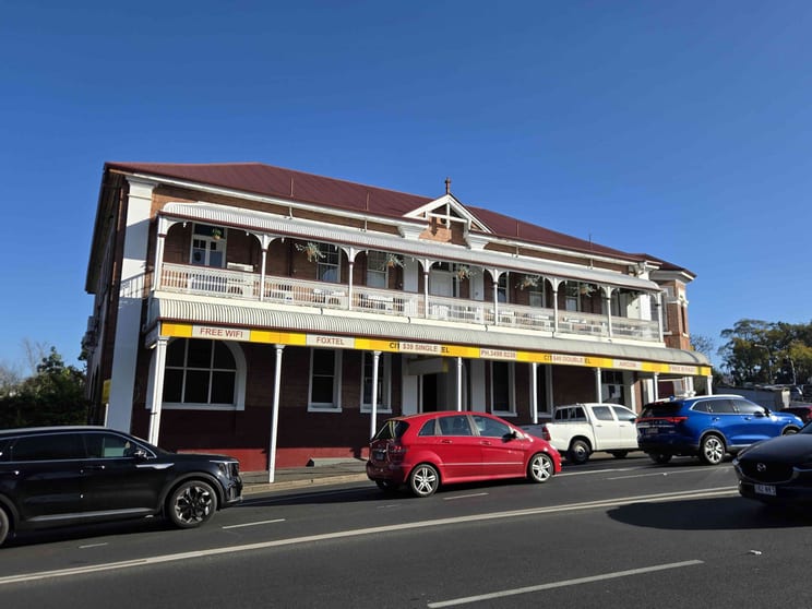 Click to view all images 277 Brisbane Street West Ipswich QLD 4305 - Image 1