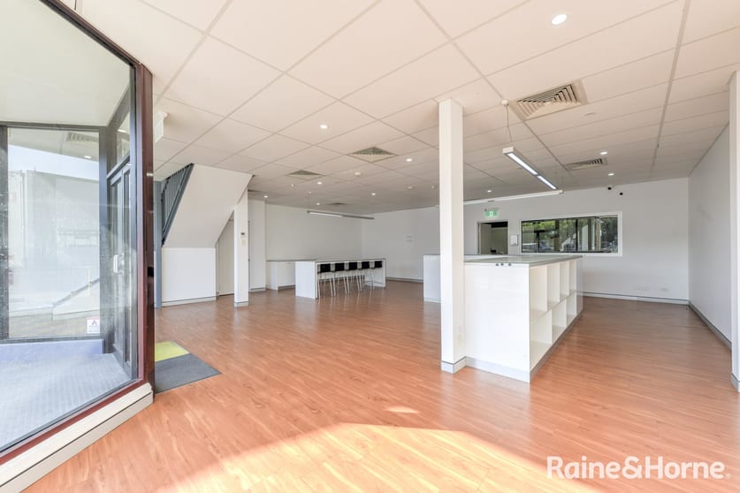 Click to view all images 15 & 16 Kable Avenue Tamworth NSW 2340 - Image 3