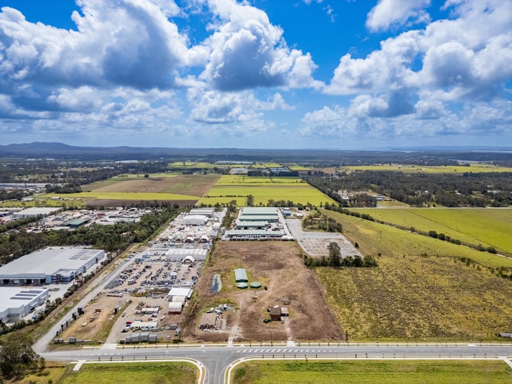 Click to view all images 181 Quinns Hill Road East Stapylton QLD 4207 - Image 4