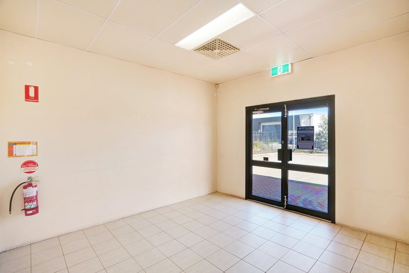 Click to view all images 7 Brennan Way Belmont WA 6104 - Image 5
