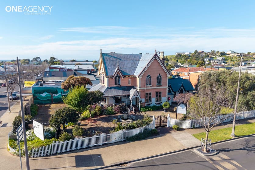 Click to view all images 71 Wright Street East Devonport TAS 7310 - Image 1