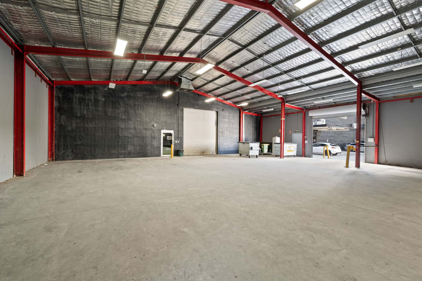 Click to view all images 557 Young Street Albury NSW 2640 - Image 2