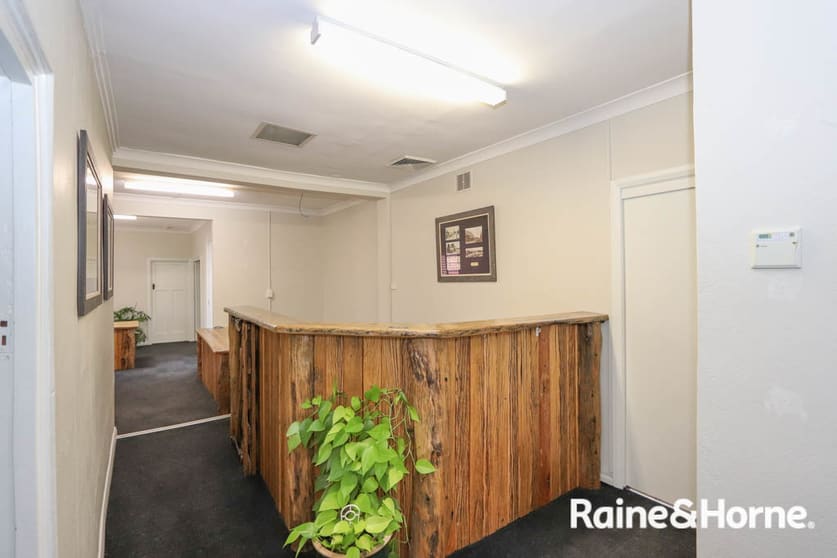 Click to view all images 103 Rankin Street Bathurst NSW 2795 - Image 2