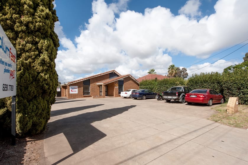 Click to view all images 426 Salisbury Highway Parafield Gardens SA 5107 - Image 1