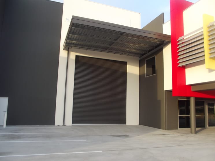 Click to view all images 6 Hathor Way Bibra Lake WA 6163 - Image 2