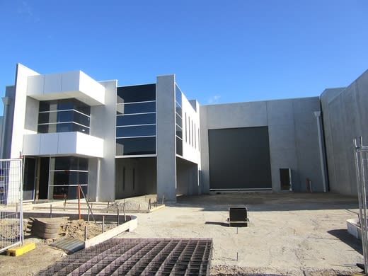 Click to view all images 12 Arctic Court Keysborough VIC 3173 - Image 1