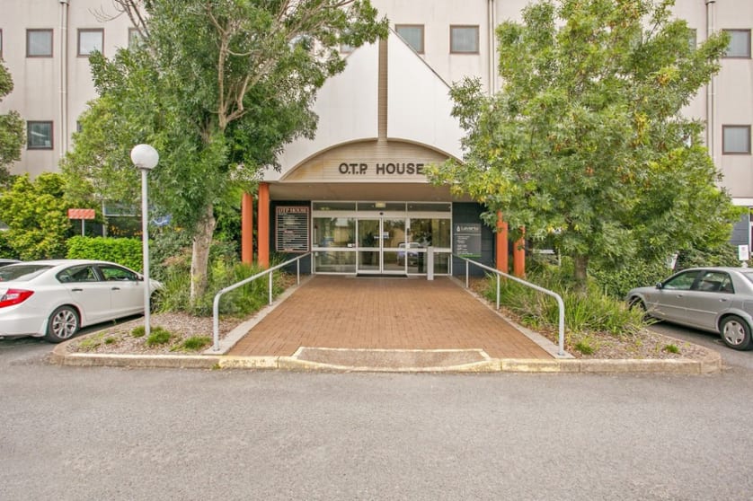 Click to view all images Suite 2 10 Bradford Close Kotara NSW 2289 - Image 1