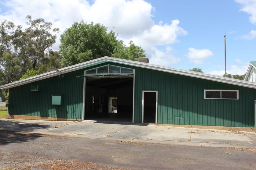 Click to view all images 38 Don Road Healesville VIC 3777 - Image 3