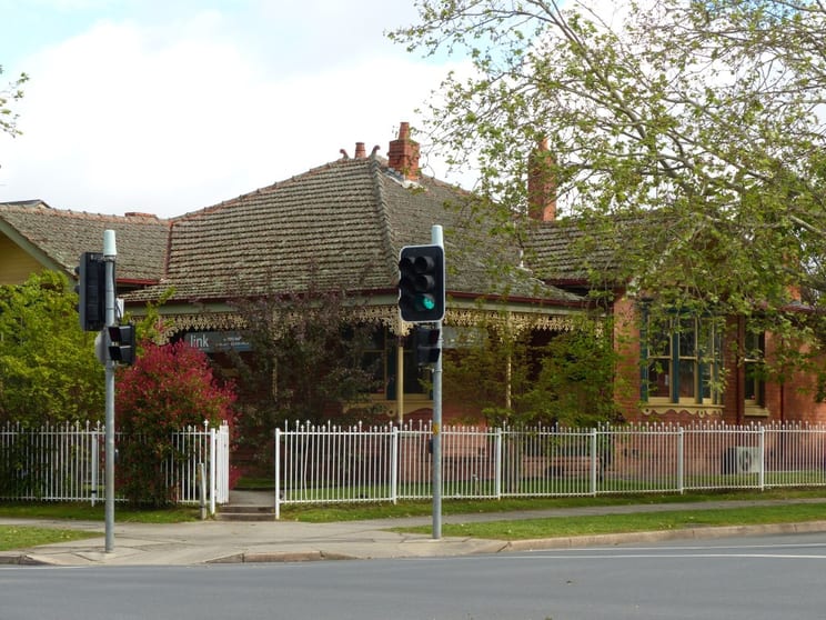 Click to view all images 464 Swift Street Albury NSW 2640 - Image 2