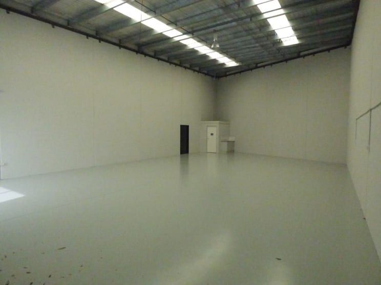 Click to view all images 26 Fiveways Boulevard Keysborough VIC 3173 - Image 3