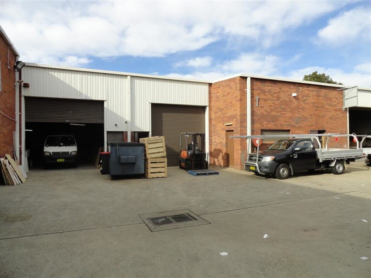 Click to view all images Unit D3/15-17 Garema Circuit Kingsgrove NSW 2208 - Image 1
