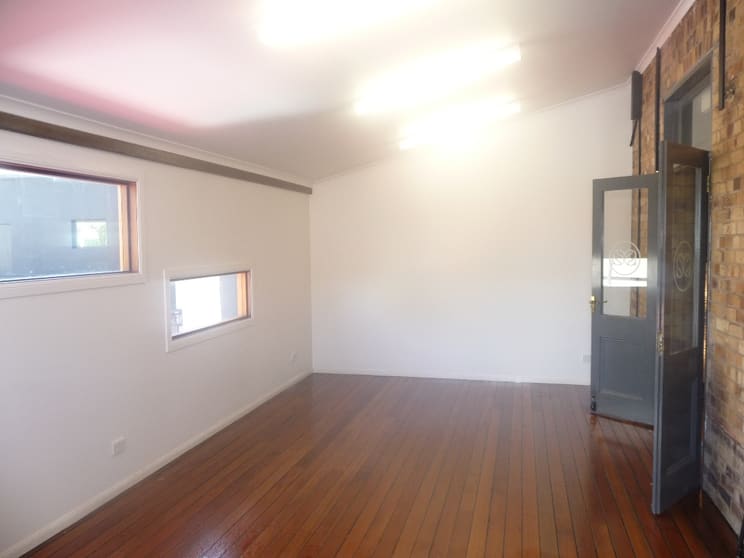 Click to view all images Albion QLD 4010 - Image 2