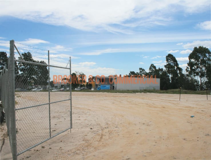 Click to view all images Smeaton Grange NSW 2567 - Image 2