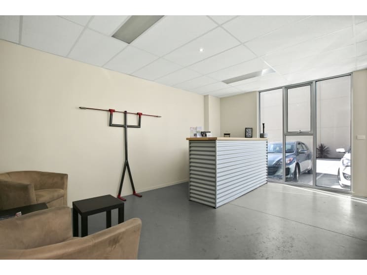 Click to view all images 10/35 Progress Street Mornington VIC 3931 - Image 3