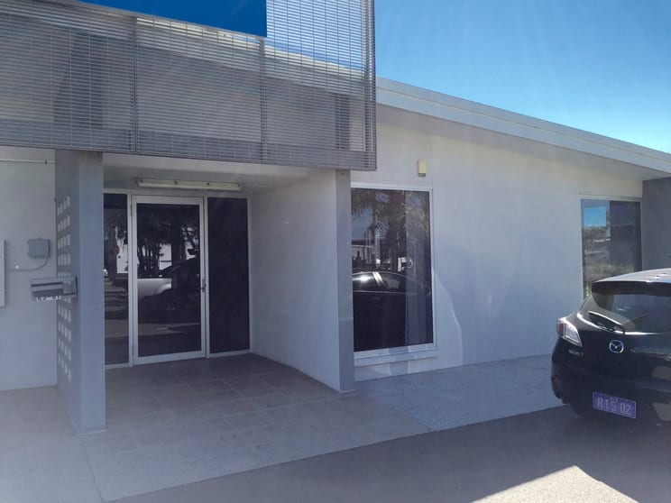 Click to view all images 2/83-87 Duckworth Street Garbutt QLD 4814 - Image 3