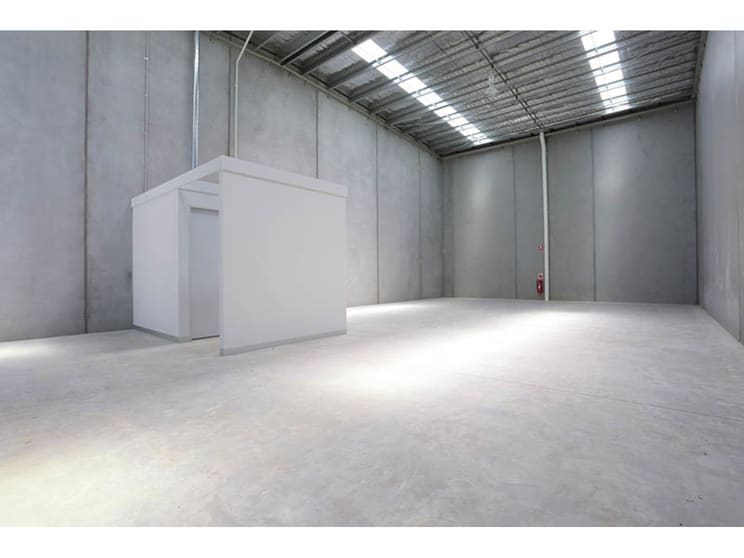 Click to view all images 4 Bayport Court Mornington VIC 3931 - Image 3