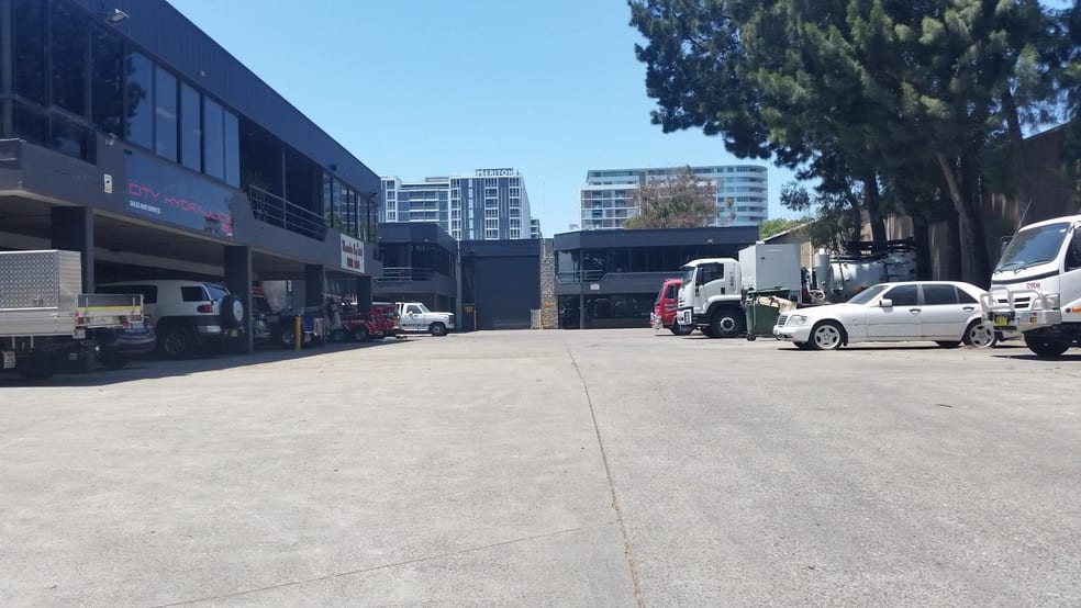 Click to view all images 3/1 Coggins Place Mascot NSW 2020 - Image 2