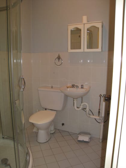 Click to view all images 3/83a Hillcrest Avenue Hurstville NSW 2220 - Image 3