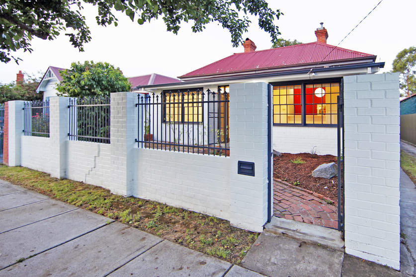 Click to view all images 560 Englehardt Street Albury NSW 2640 - Image 1