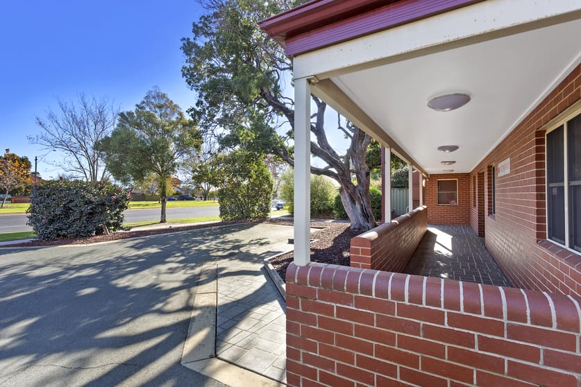 Click to view all images 216 Beechworth Road Wodonga VIC 3690 - Image 3