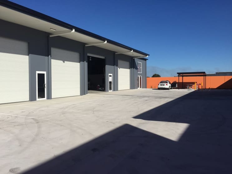 Click to view all images 4/29-31 Fred Chaplin Circuit Bells Creek QLD 4551 - Image 1