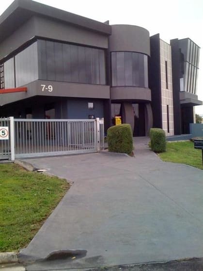 Click to view all images Suite 4/7-9 Mallett Road Tullamarine VIC 3043 - Image 1