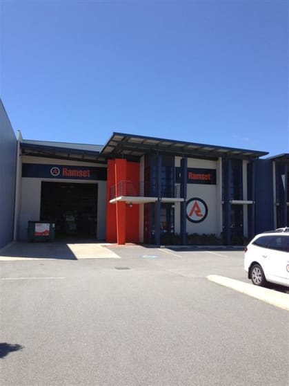 Click to view all images 1/12 Colin Jamieson Drive Welshpool WA 6106 - Image 2