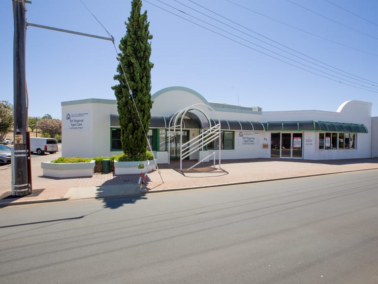 Click to view all images 8 Spencer Street Bunbury WA 6230 - Image 2