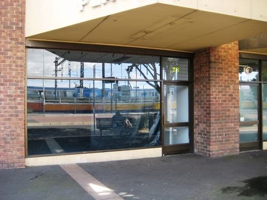 Click to view all images Shop 1/24-28 Young Street Frankston VIC 3199 - Image 1