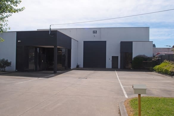 Click to view all images 15 Grace Street Cranbourne VIC 3977 - Image 1