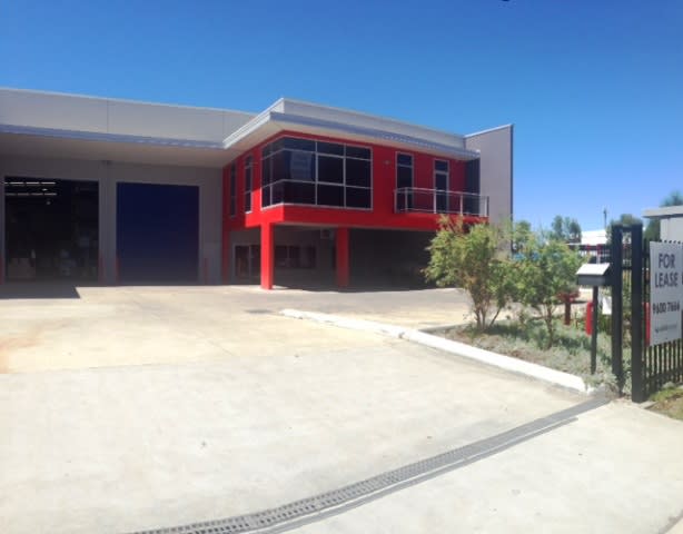 Click to view all images Smeaton Grange NSW 2567 - Image 1